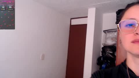 Snapshot of julie_autmn_ chatting on 01.19.25 yules online show from 01.19.25