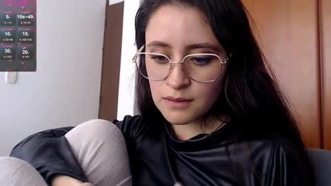 Snapshot of julie_autmn_ chatting on 02.12.25 yules online show from 02.12.25