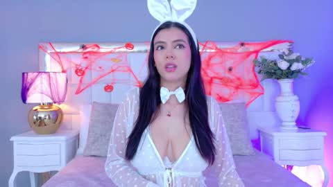 Juliet Bennet online show from 10.22.25