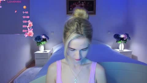 Snapshot of julieblazex chatting on 05.22.26 julieblazex online show from 05.22.26