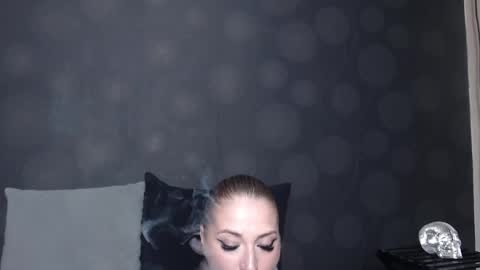 julia online show from 10.20.25