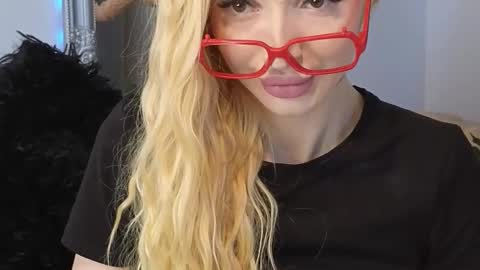 Julia online show from 09.15.25