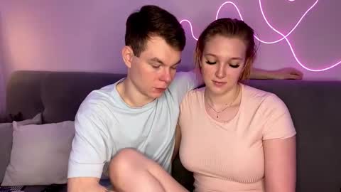 Snapshot of julielourens chatting on 10.03.25 Julie and Thomas online show from 10.03.25