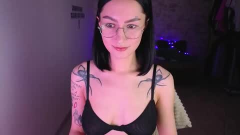 see u on Tuesday December 3 in 0200 UTC time turn on notifications so you dont miss me online show from 09.14.25