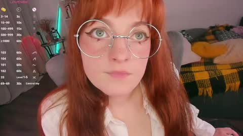 Snapshot of juliet_schoolgirl chatting on 05.12.26 Juliet online show from 05.12.26
