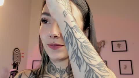 juliet_sourire online show from 01.03.25