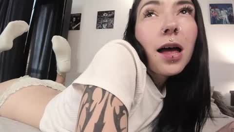 juliet_sourire online show from 02.13.25