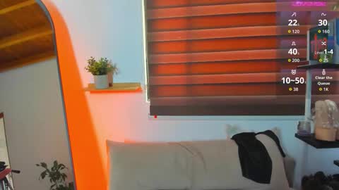 Snapshot of julieta__cooper chatting on 11.01.25 Juli online show from 11.01.25