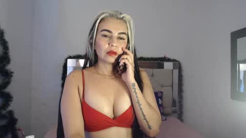 julieta__fox_ online show from 12.29.24