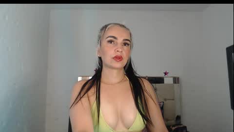 julieta__fox_ online show from 01.15.25