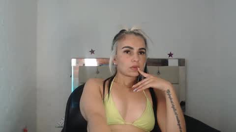 julieta__fox_ online show from 01.15.25