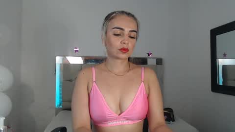 julieta__fox_ online show from 01.24.25