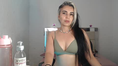 julieta__fox_ online show from 01.31.25