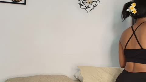 Juli online show from 10.31.25