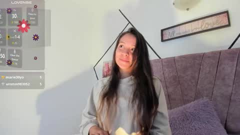 Snapshot of julieta_lein chatting on 11.07.25 julieta_lein online show from 11.07.25