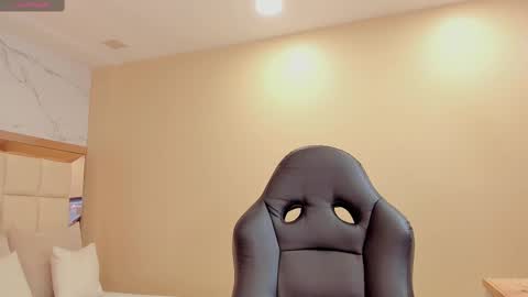 Snapshot of julieta_rose__ chatting on 10.07.25     online show from 10.07.25