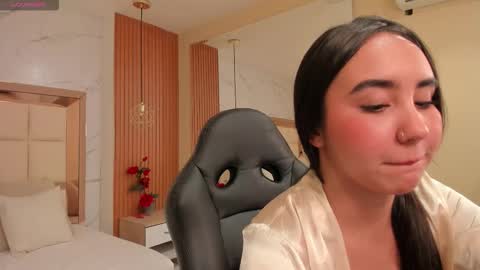 Snapshot of julieta_rose__ chatting on 10.11.25     online show from 10.11.25