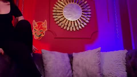 Snapshot of julieta_russell chatting on 10.08.25  Julieta  online show from 10.08.25