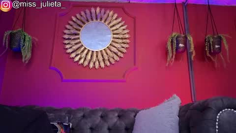 Snapshot of julieta_russell chatting on 06.04.26 Julieta online show from 06.04.26