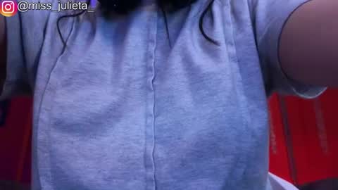 Snapshot of julieta_russell chatting on 06.16.26 Julieta online show from 06.16.26