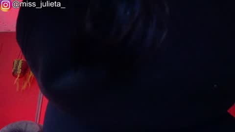 Snapshot of julieta_russell chatting on 06.17.26 Julieta online show from 06.17.26