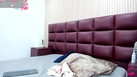 julietakane online show from 12.04.25