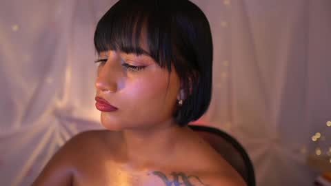 julietawinona online show from 01.19.25