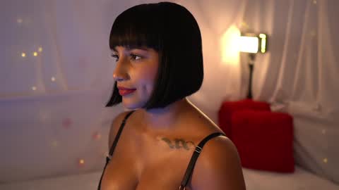 julietawinona online show from 01.24.25