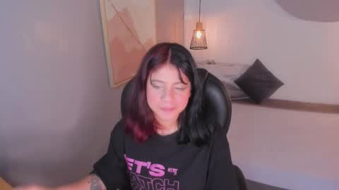 Julieth  online show from 11.14.25