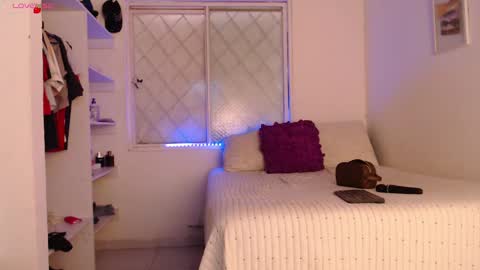 Snapshot of julieth_spencer1 chatting on 10.28.25 Julieta online show from 10.28.25