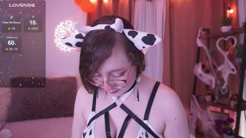 Julietha  online show from 10.31.25