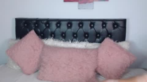 Snapshot of julietha_fox chatting on 09.19.25 julietha fox online show from 09.19.25