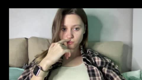 julietsensation online show from 01.24.25