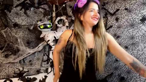 Julietta Jackson online show from 10.29.25