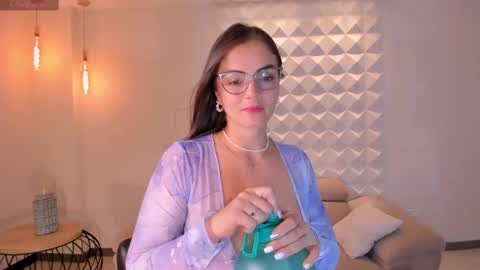 Snapshot of juliettabasset chatting on 02.28.25 JULIETTA online show from 02.28.25