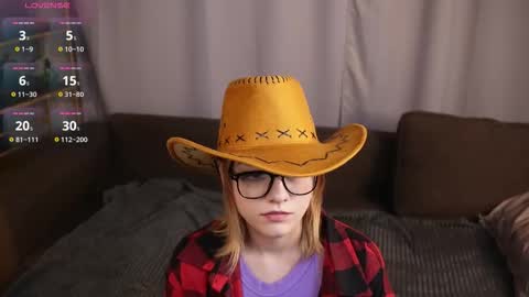 Mia online show from 10.05.25