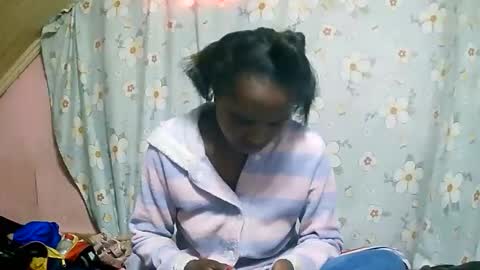 Snapshot of juliette9794 chatting on 09.19.25 juliette9794 online show from 09.19.25