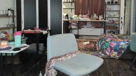 Here most days 3 online show from 01.21.25