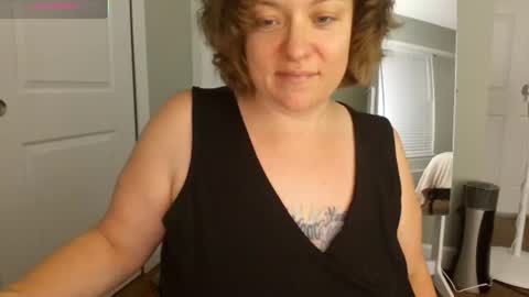 Snapshot of julimonroe chatting on 06.13.26 Juli Monroe online show from 06.13.26