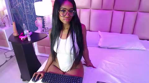 julitpink online show from 09.11.25
