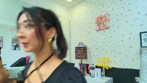 Julieta Reyes   online show from 01.09.25