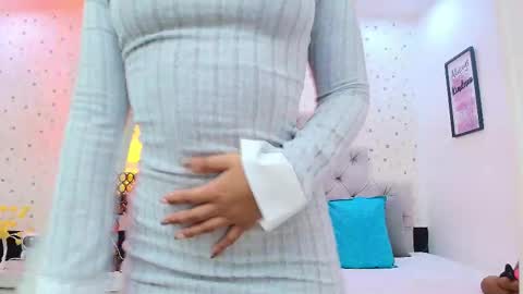 Julieta Reyes   online show from 01.13.26