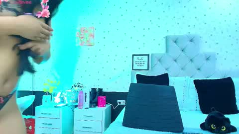 Julieta Reyes   online show from 03.09.26