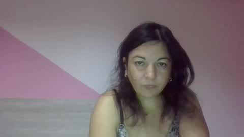 Snapshot of jully_caitlyn chatting on 10.23.25 Caitlyn online show from 10.23.25
