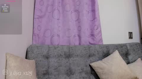 Snapshot of jullya_x_ chatting on 10.07.25 jullya    630  1330 -5 online show from 10.07.25