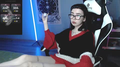 Snapshot of julscinamon chatting on 12.22.24 Baroness Von Cringe online show from 12.22.24