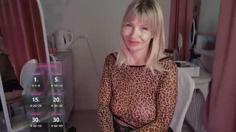 Snapshot of julvilnet chatting on 12.04.24 Julia online show from 12.04.24