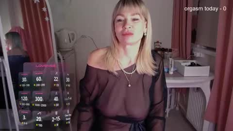 Snapshot of julvilnet chatting on 02.03.25 Julia online show from 02.03.25