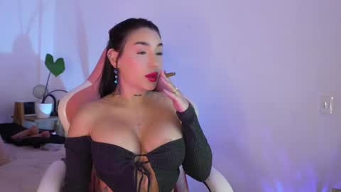 Snapshot of july__villa chatting on 09.24.25 JULY HELP ME GET TO THE 100 LIKES  online show from 09.24.25