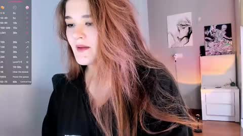 Julie online show from 12.03.24